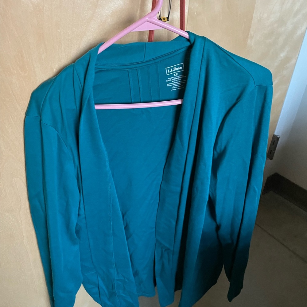 LL Bean soft cardigan with pockets